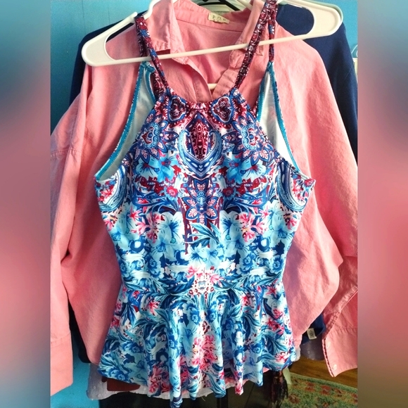 Other - NWOT Floral Ruffle Swim Top